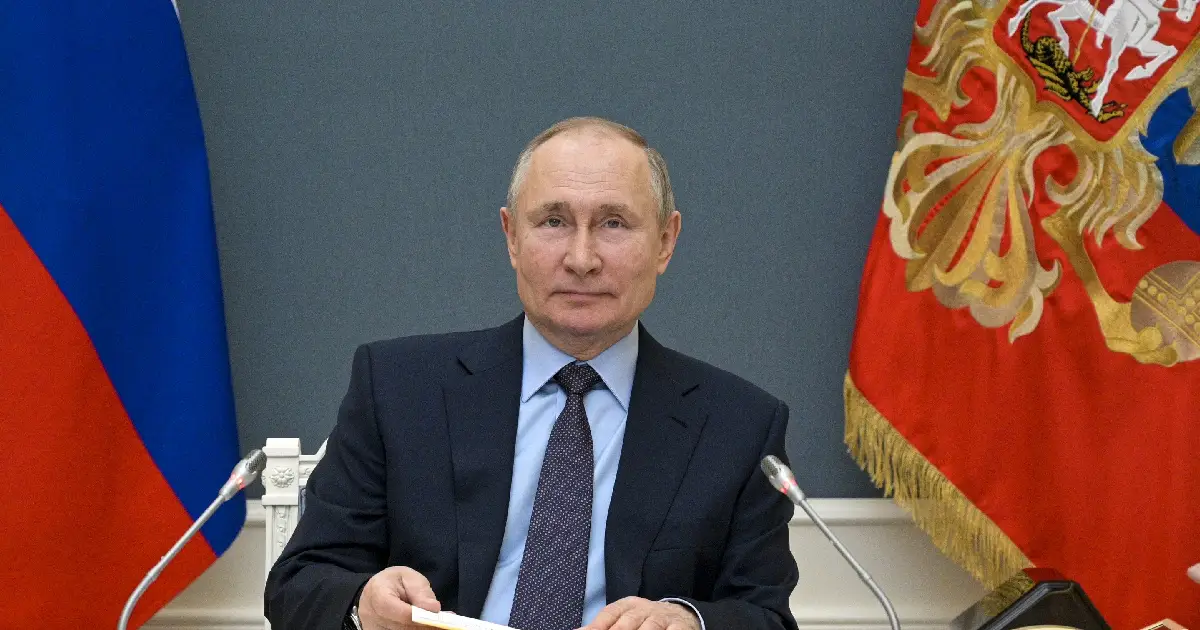 Putin receives nasal COVID-19 vaccine